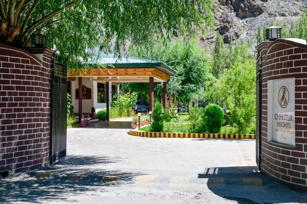 Hotel Chhutuk Heights カールギル エクステリア 写真