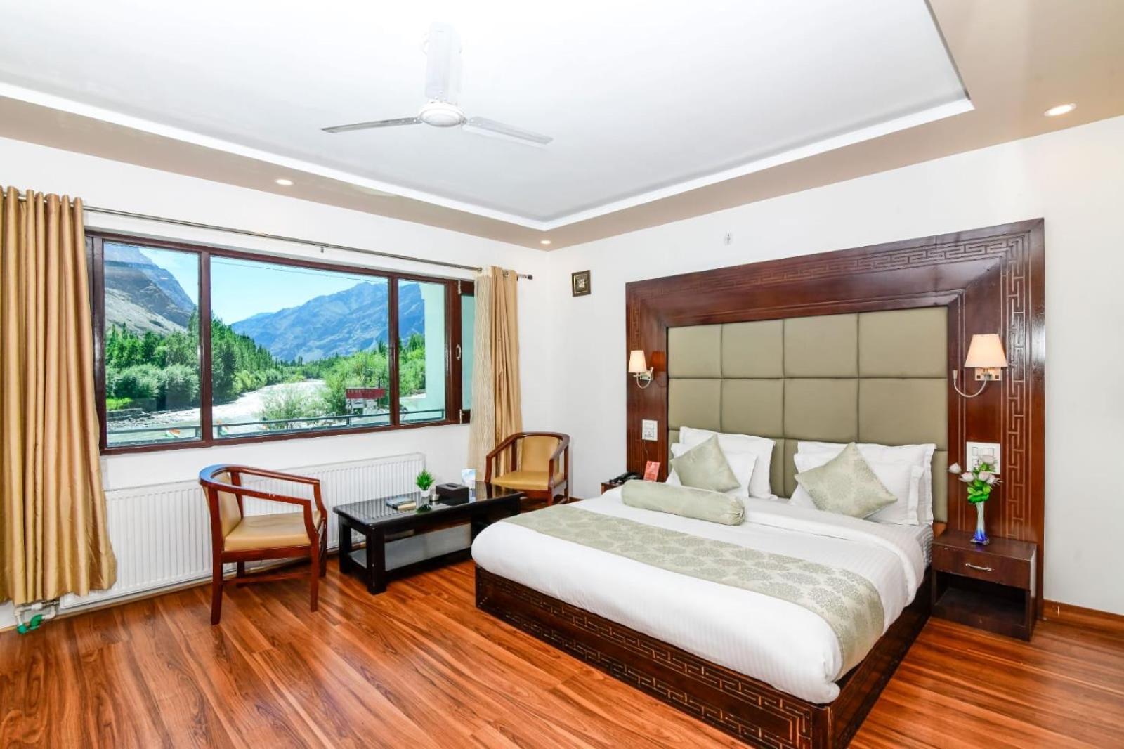 Hotel Chhutuk Heights カールギル エクステリア 写真