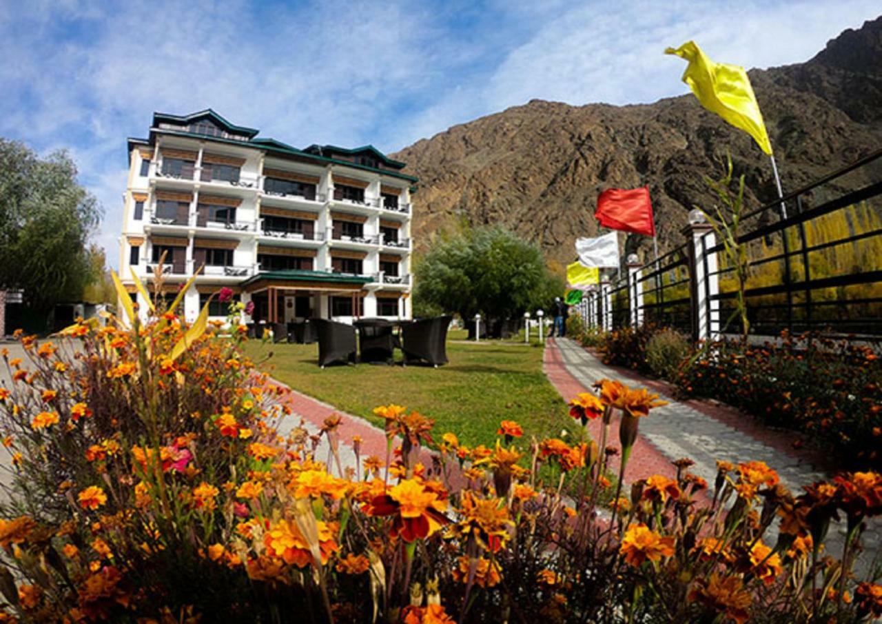 Hotel Chhutuk Heights カールギル エクステリア 写真